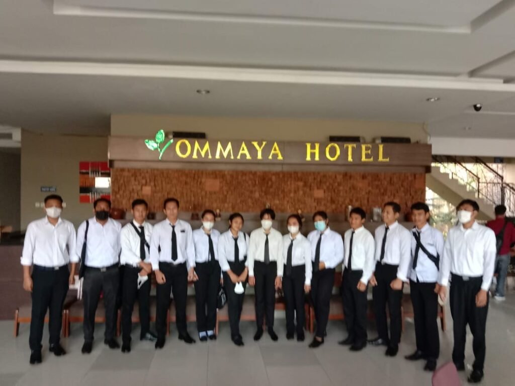 magang di Hotel Om Maya Hotel